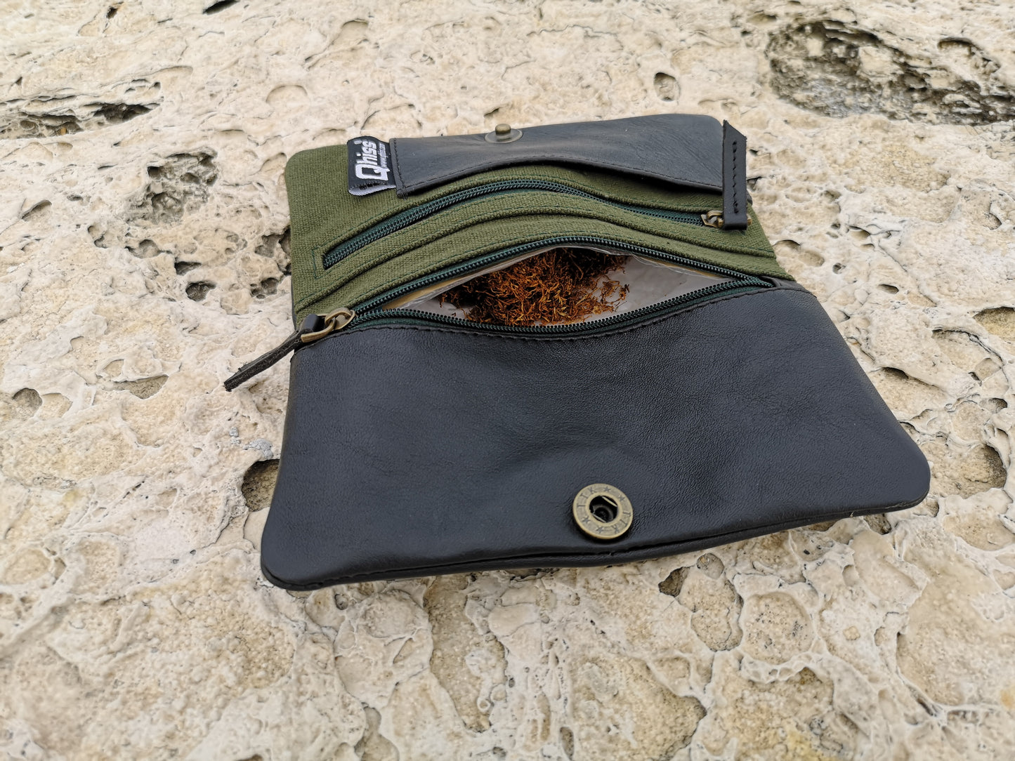 Tobacco Pouch in Leather mod. Berlin black green