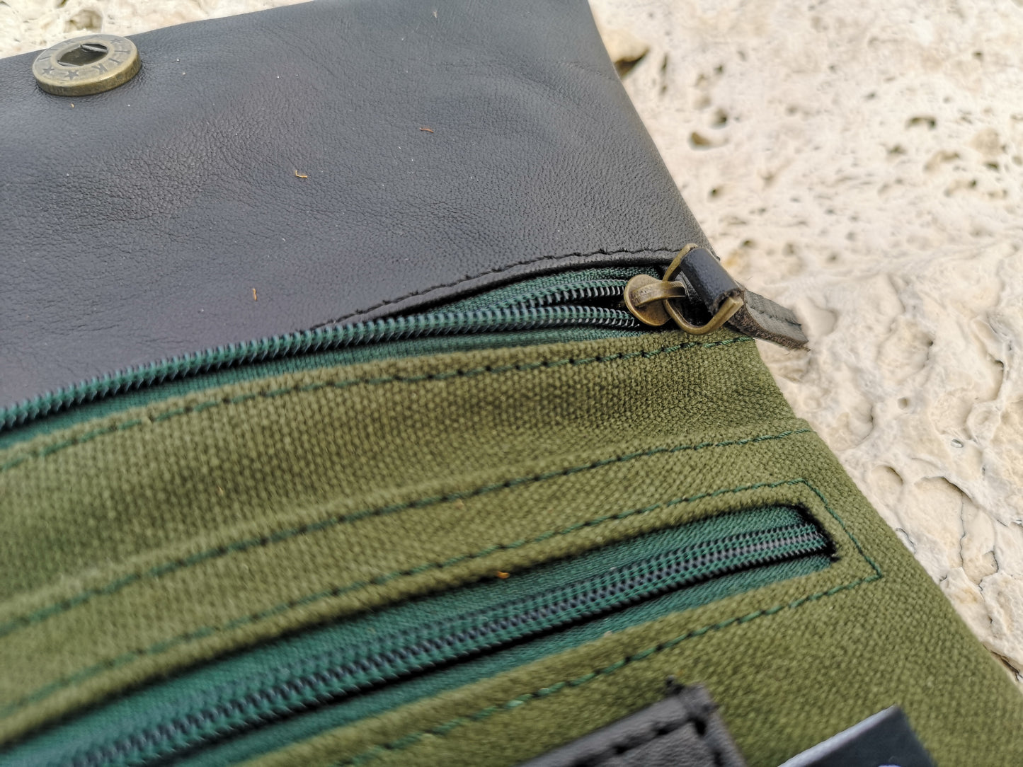 Tobacco Pouch in Leather mod. Berlin black green