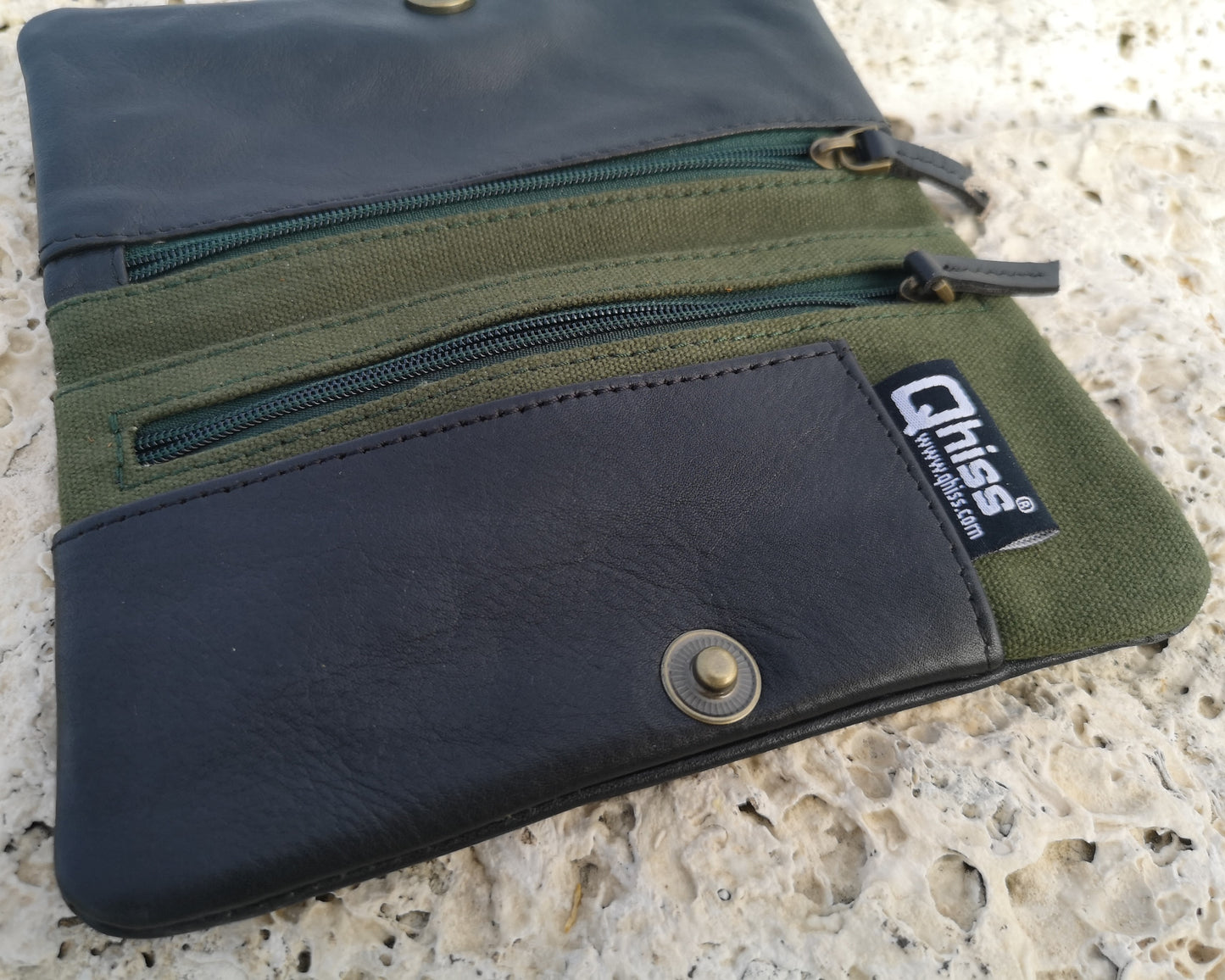 Tobacco Pouch in Leather mod. Berlin black green