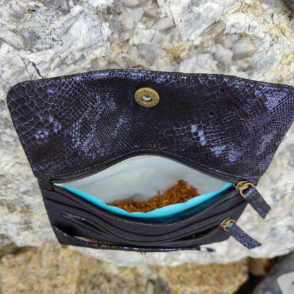 Tobacco Pouch Berlin in Leather blue and black cotton