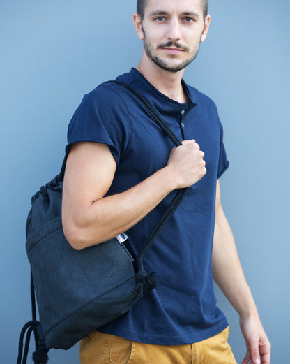 Drawstring Bag in vegan Leather Desert Black