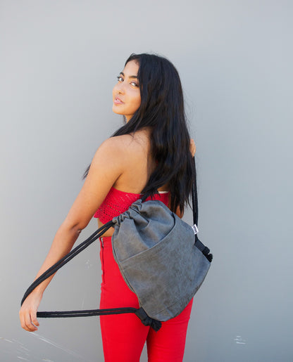 Drawstring Bag in vegan Leather Freedom Grey