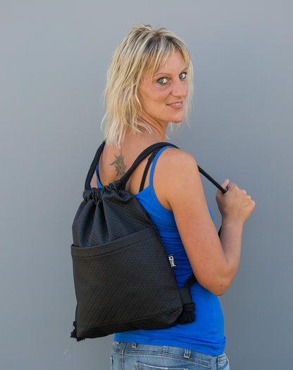 Drawstring Bag in vegan Leather Labyrinth Black