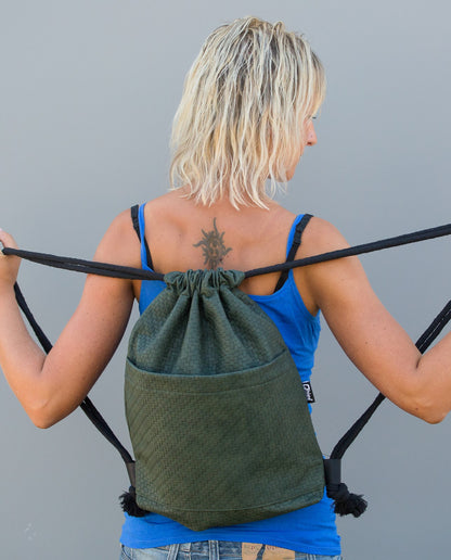 Drawstring Bag in vegan Leather Labyrinth Green
