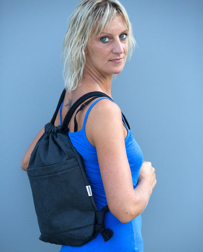 Drawstring Bag in vegan Leather Desert Black
