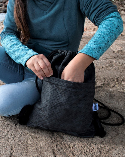 Drawstring Bag in vegan Leather Labyrinth Black