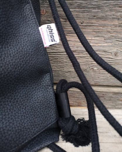 Drawstring Bag in vegan Leather Desert Black