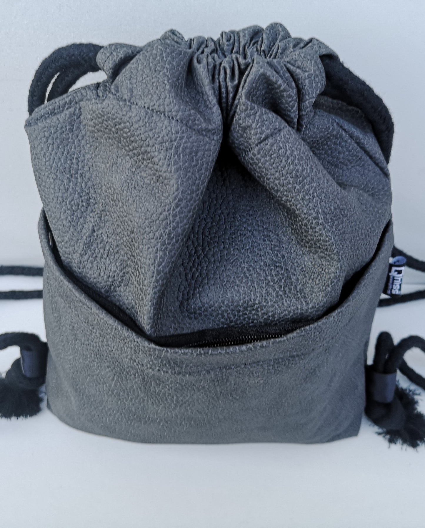 Drawstring Bag in vegan Leather Desert Grey