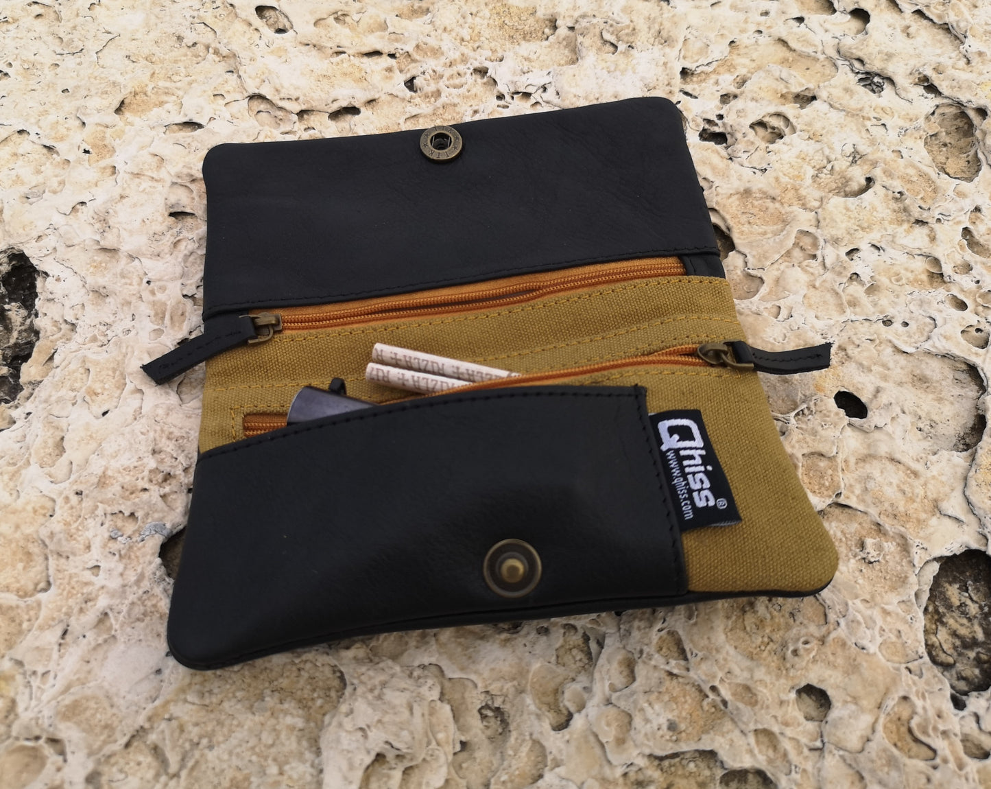 Tobacco Pouch in Leather mod. Berlin Black/Beige