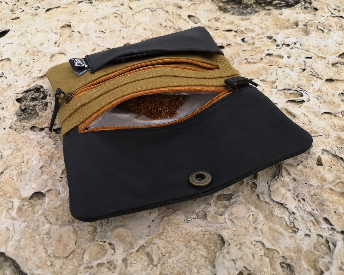 Tobacco Pouch in Leather mod. Berlin Black/Beige