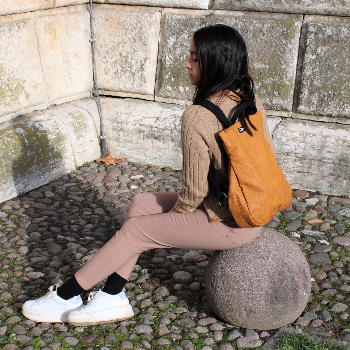 Backpack "Moon" in vegan Leather Labyrinth Dark Yellow