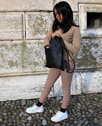 Drawstring bag in Vegan Leather OCEAN Black